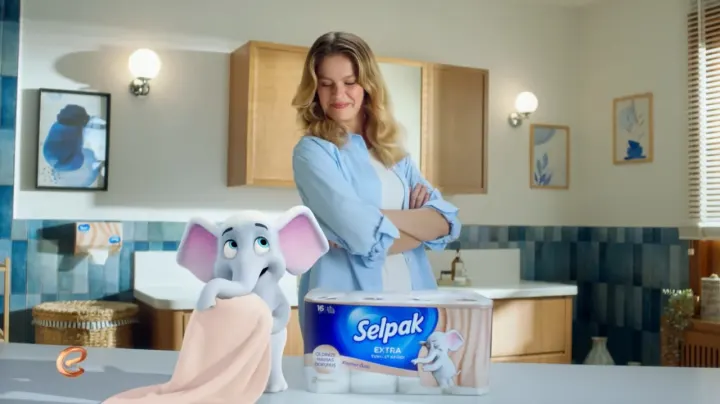 Selpak’ın Yeni Reklam Yüzü Burcu Biricik Oldu