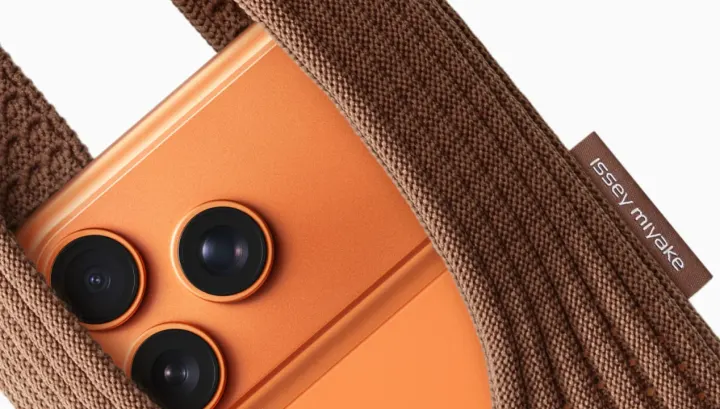 Apple’dan Moda ve Teknolojiyi Buluşturan Yenilik: “iPhone Pocket” Tanıtıldı