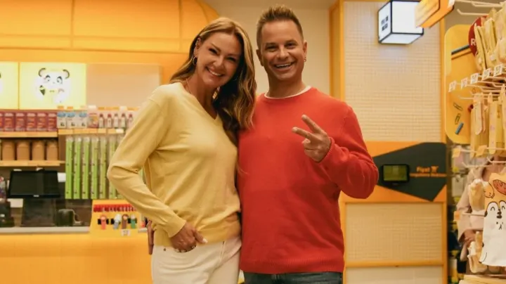 MR.DIY'ın Yeni Reklam Yüzleri Pınar Altuğ Atacan ve Yağmur Atacan Oldu